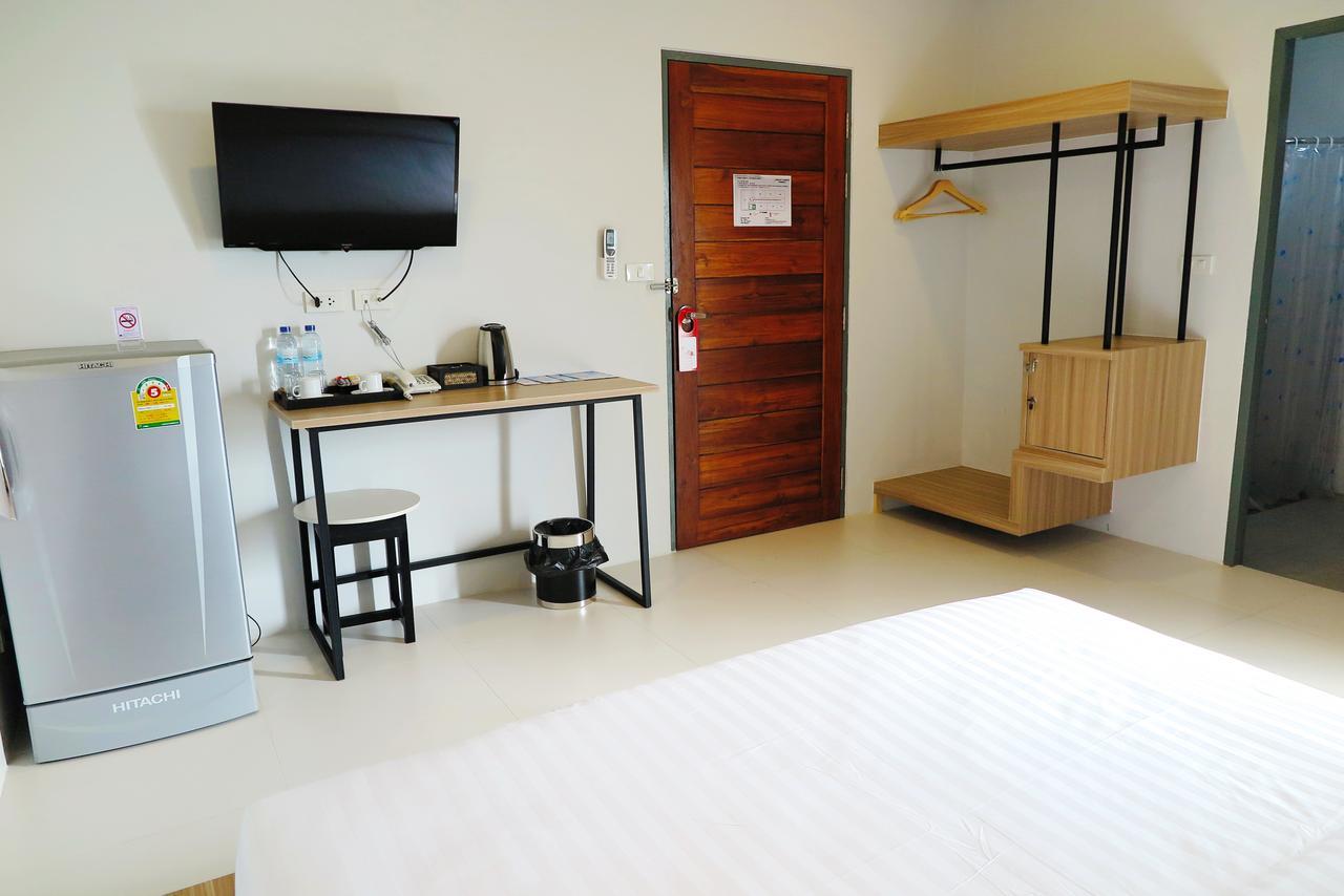 Phuket Marine Poshtel - SHA Plus Chalong Exterior foto